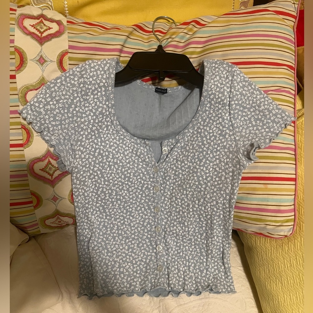 BRANDY MELVILLE BLUE FLORAL ZELLY TOP